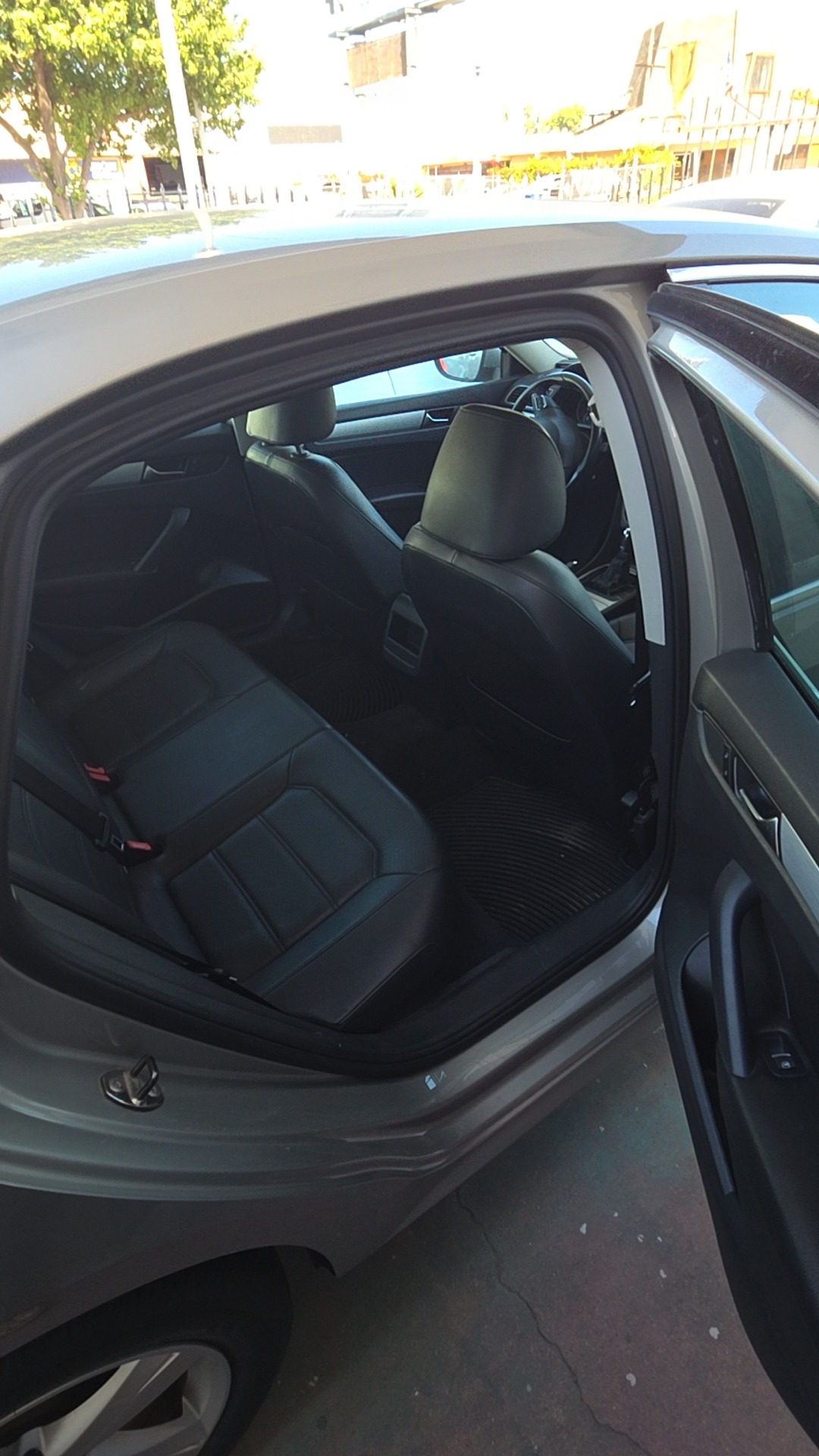 2012 Volkswagen Passat SE photo 4