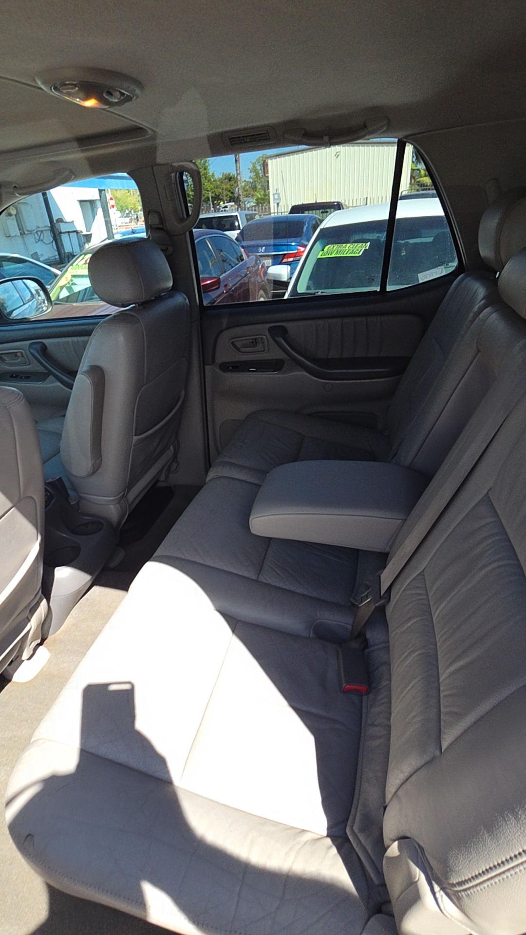 2004 Toyota Sequoia Limited photo 4