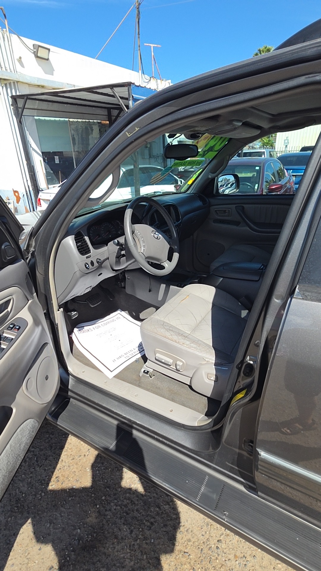 2004 Toyota Sequoia Limited photo 2