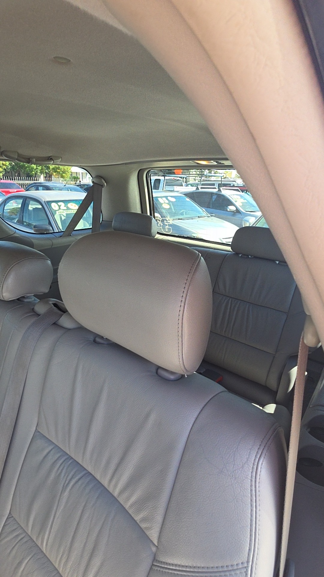 2004 Toyota Sequoia Limited photo 3