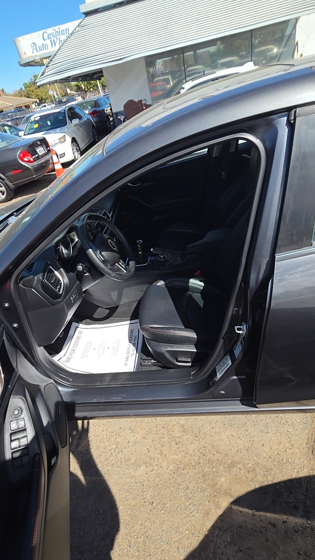 2016 Mazda Mazda3 SE photo 3